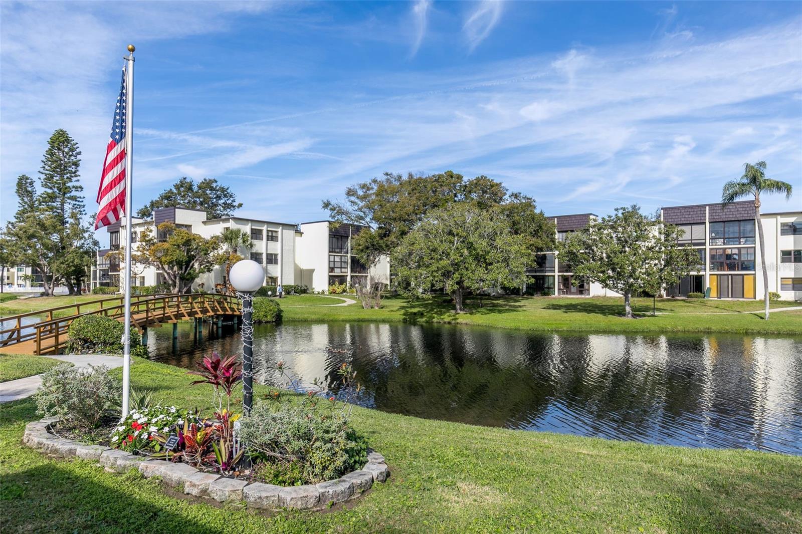 LAKEVIEW OF LARGO - Residential