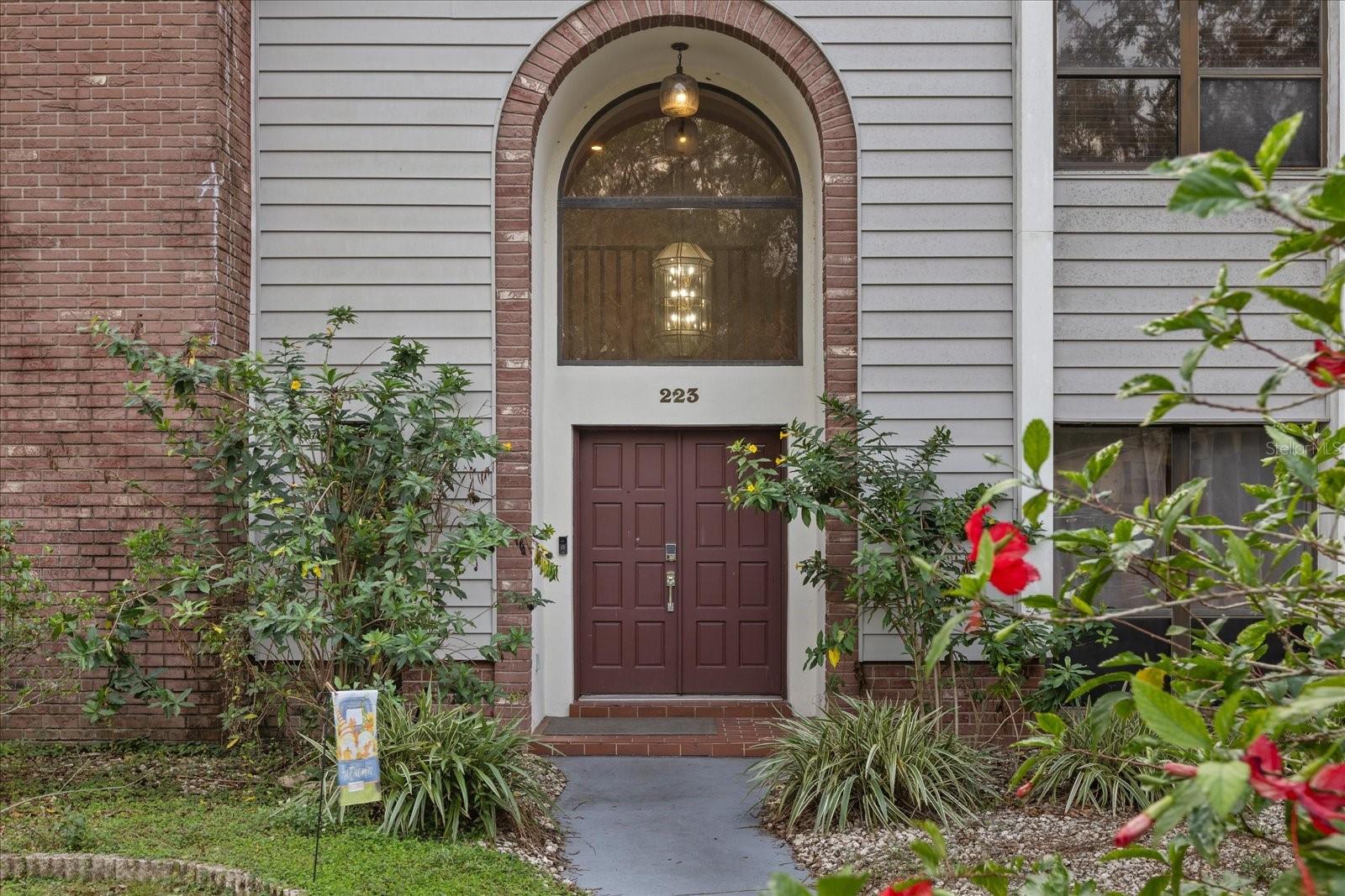 223 S RIVERHILLS DRIVE