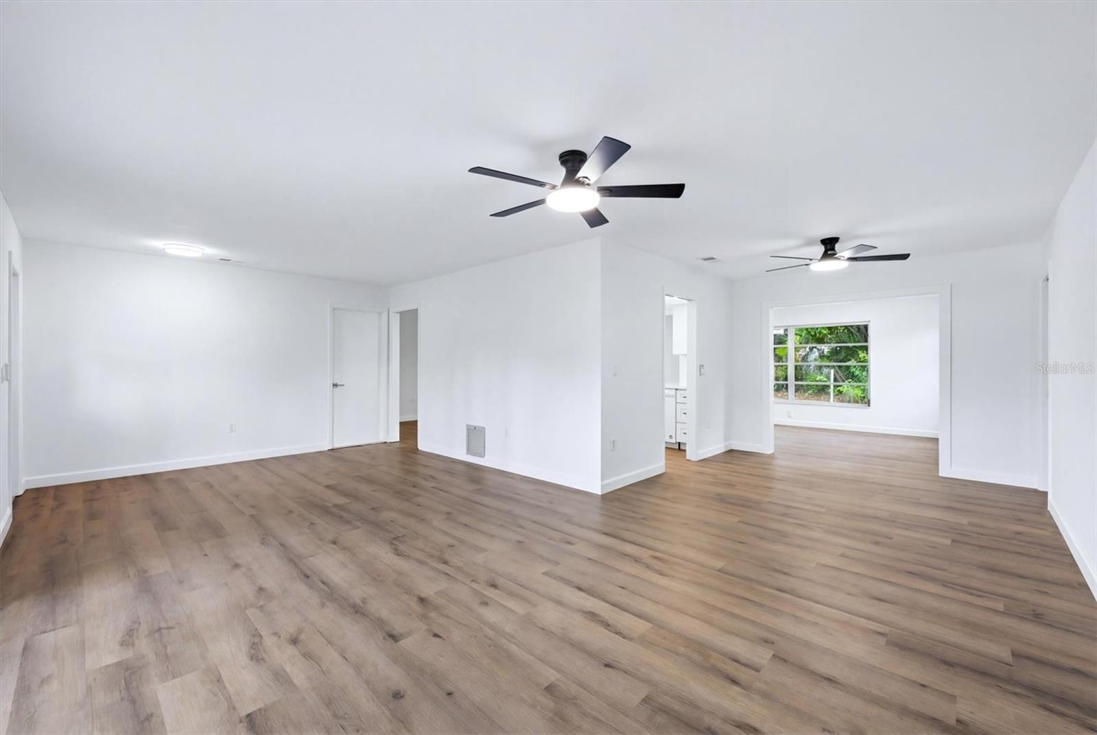 KENSINGTON PARK - Residential
