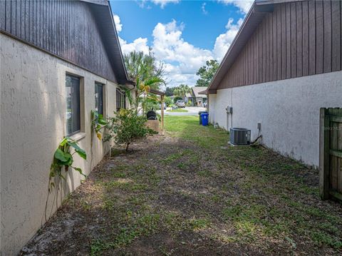 A home in LAKELAND