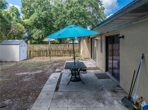 A home in LAKELAND