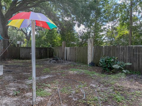 A home in LAKELAND