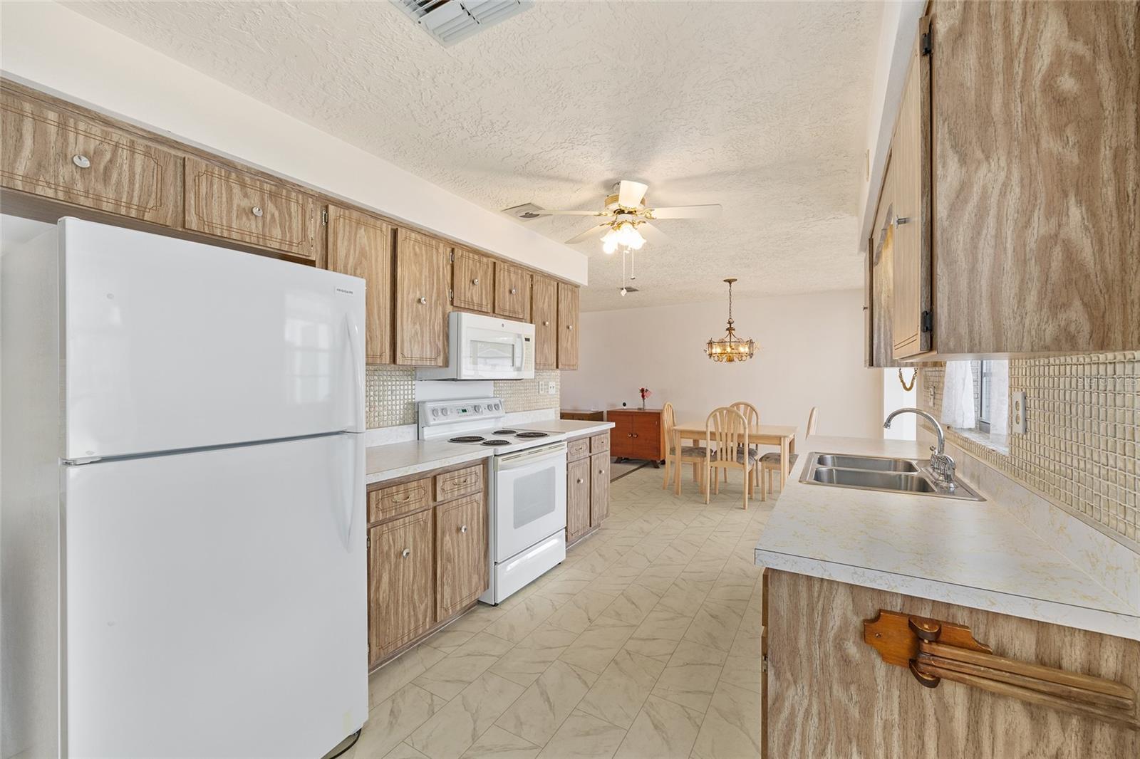 BEVERLY HILLS UNIT 06 - Residential