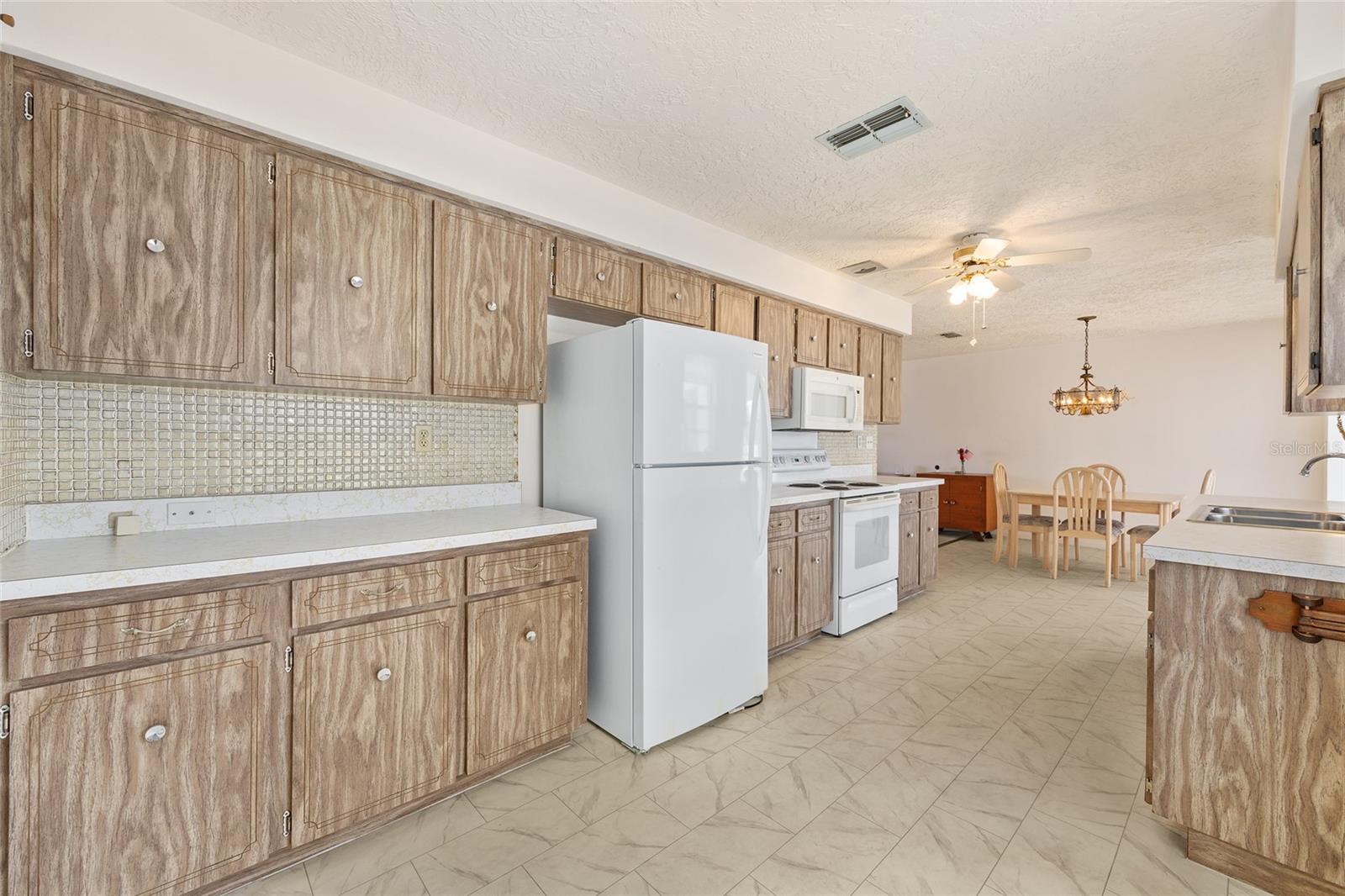 BEVERLY HILLS UNIT 06 - Residential