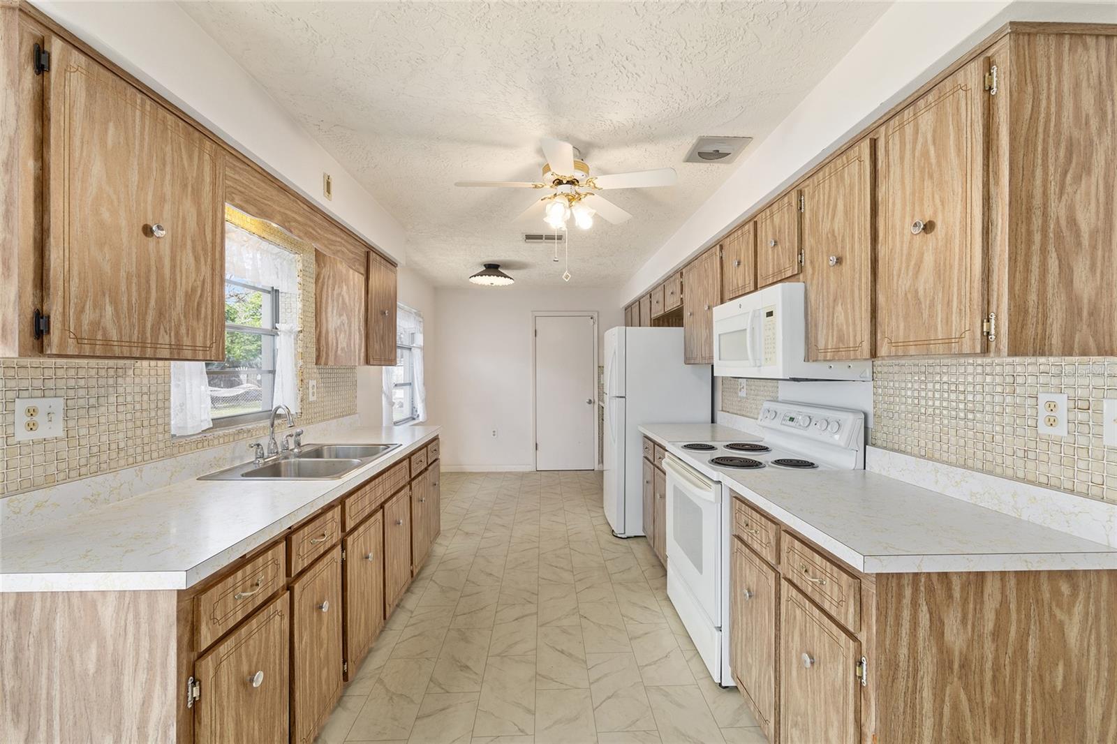 BEVERLY HILLS UNIT 06 - Residential