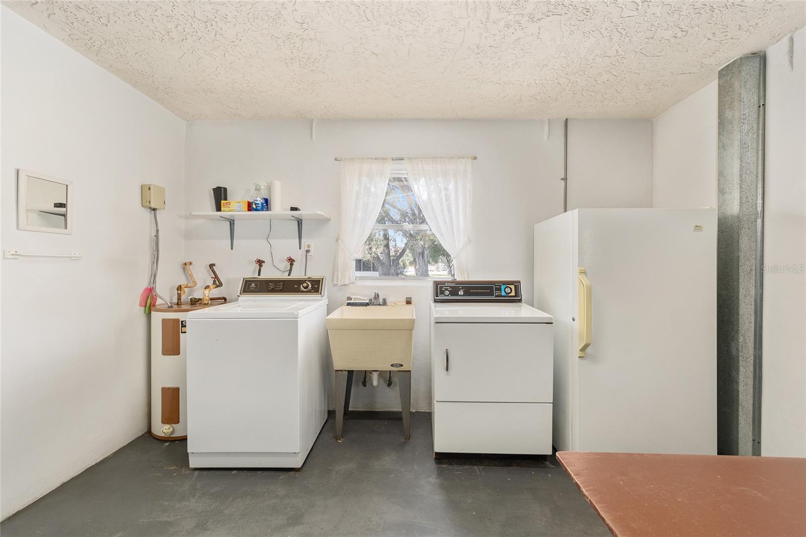 BEVERLY HILLS UNIT 06 - Residential