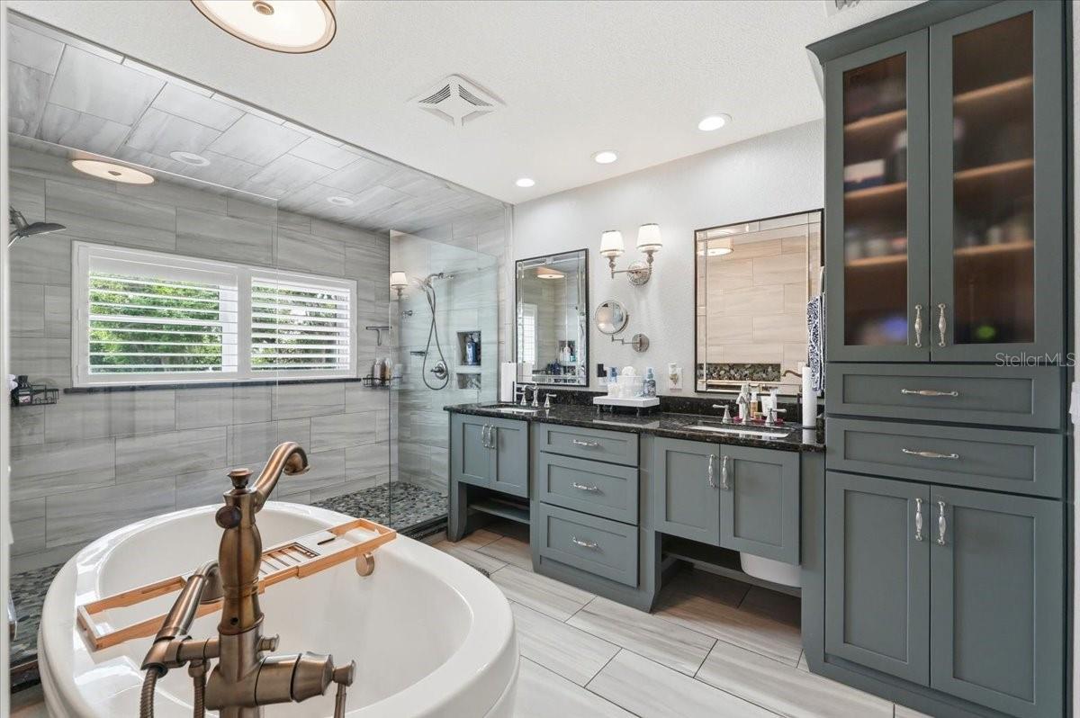 KIRKLAND LAKE ESTATES - Residential