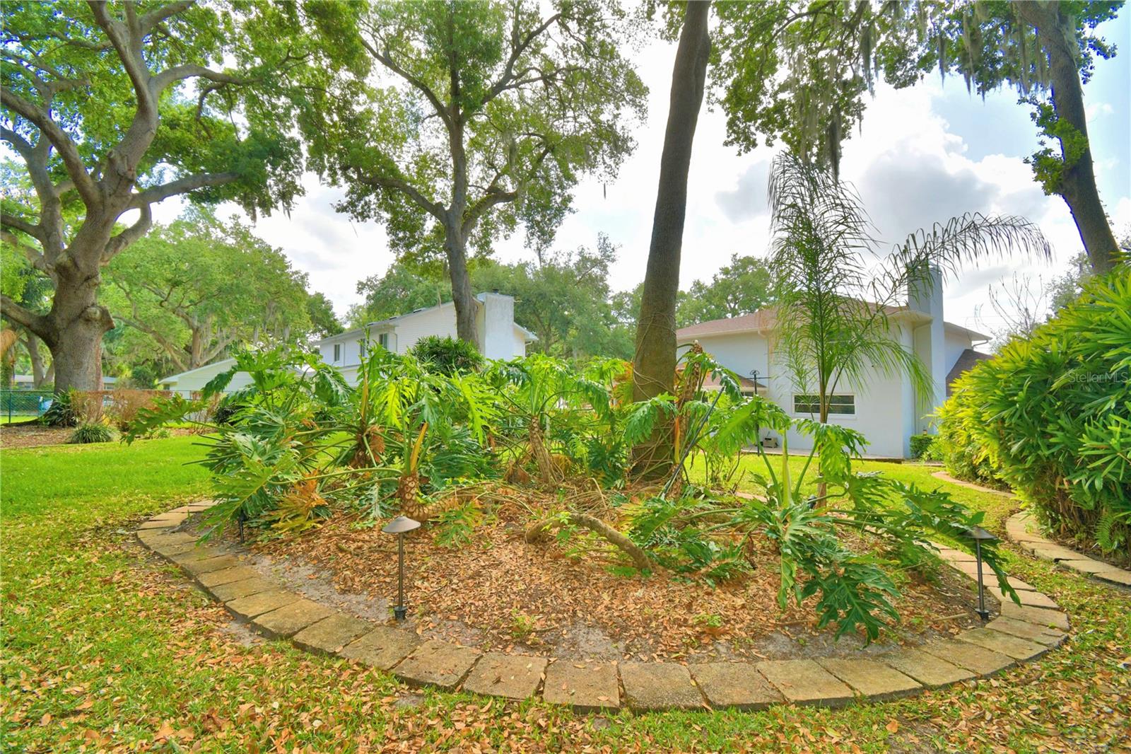 KIRKLAND LAKE ESTATES - Residential