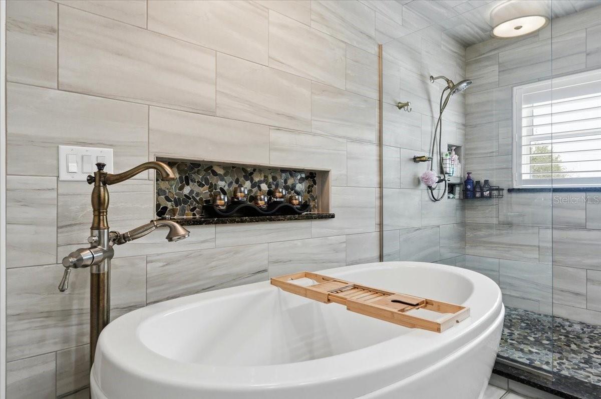 KIRKLAND LAKE ESTATES - Residential