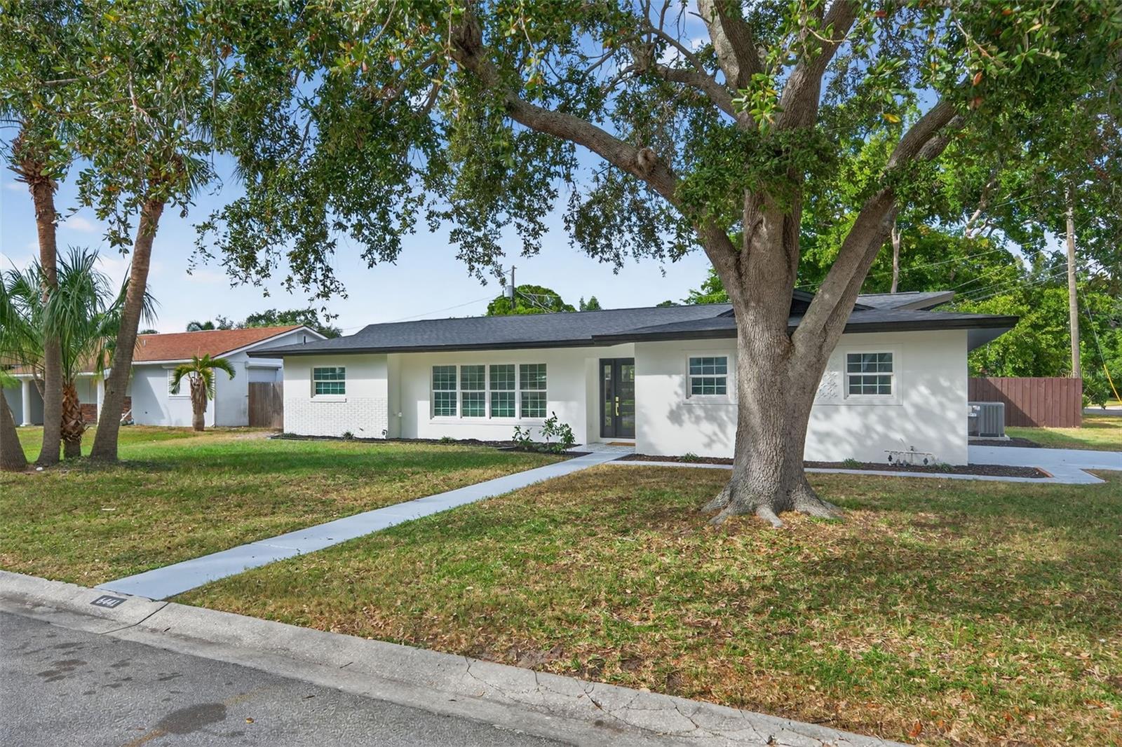 Casas a venda 1 - Jen Dantas 6441 27TH AVENUE N