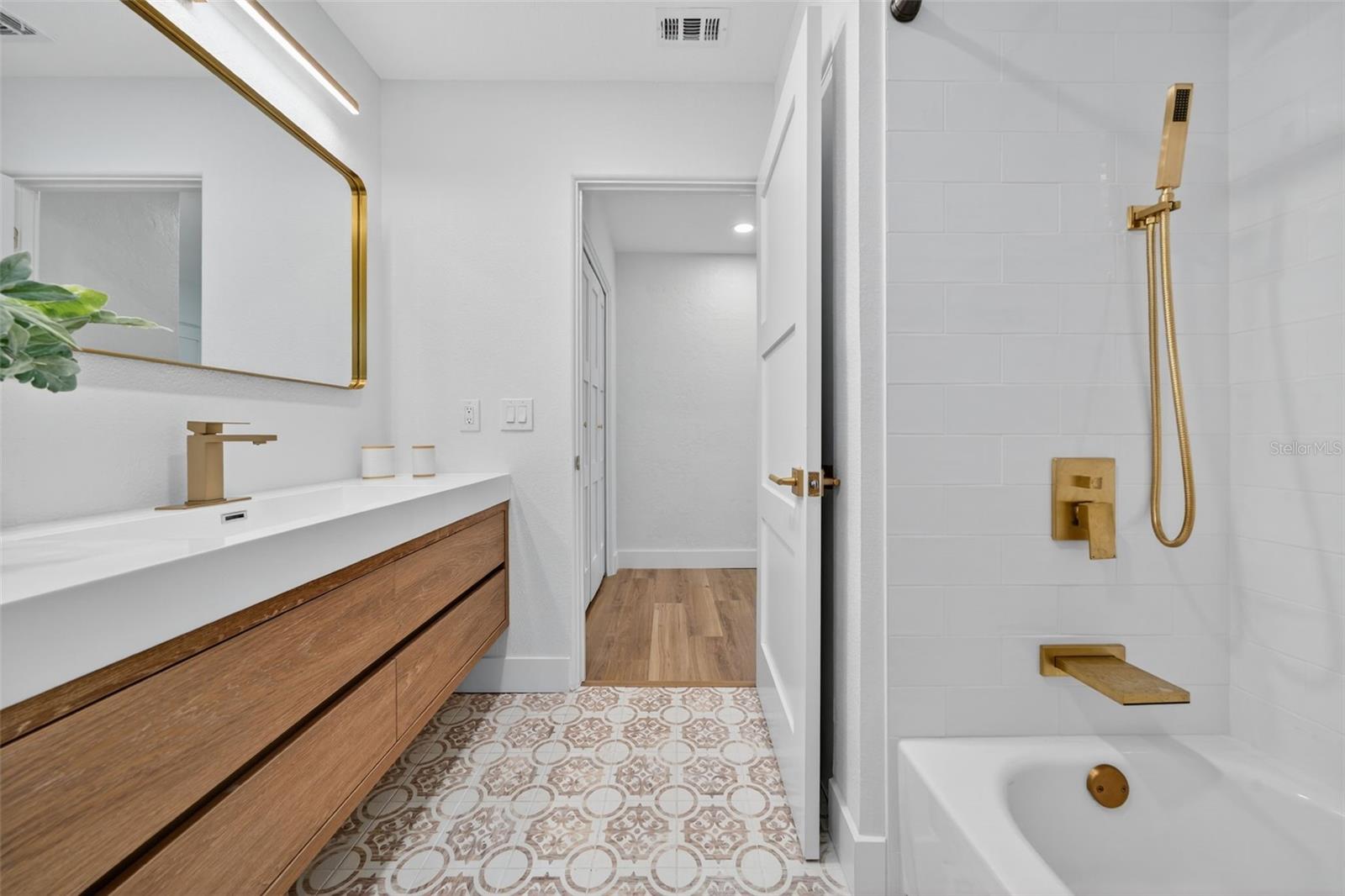 HOLIDAY PARK - Residential