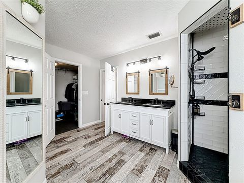 Tiny photo for 311 S Central Avenue, Umatilla, FL 32784 (MLS # O6395427)