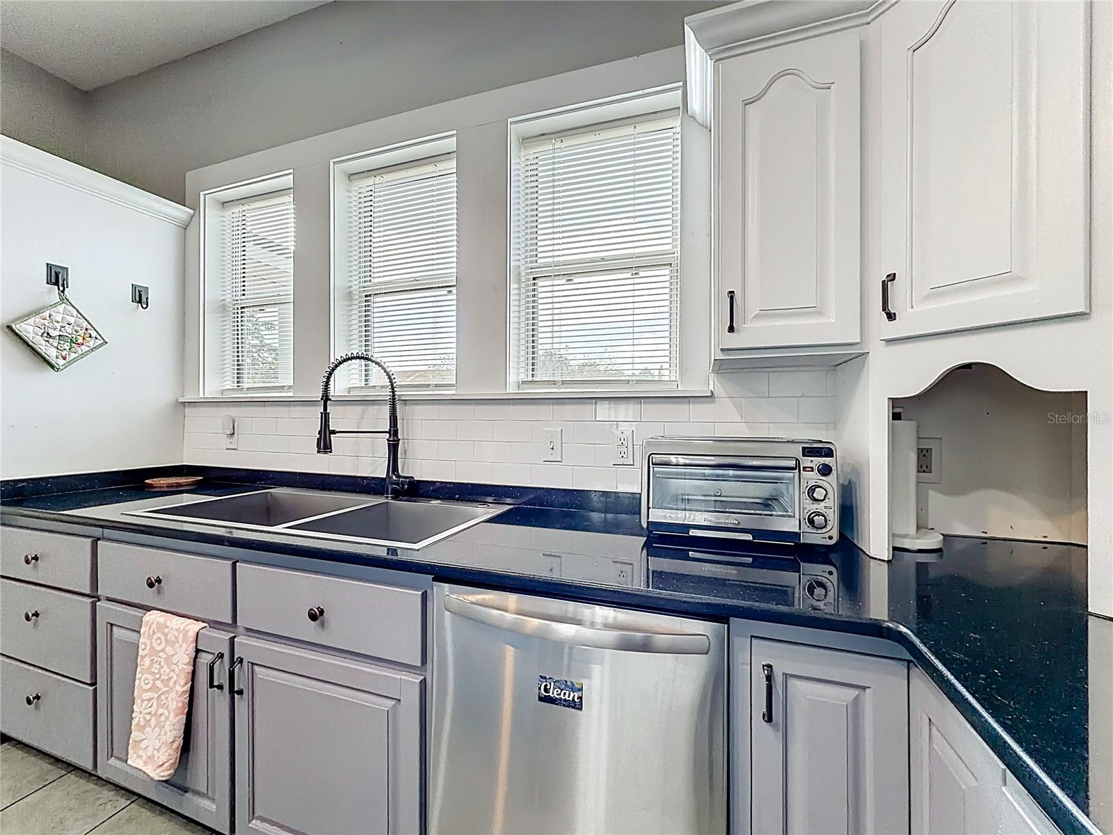 UMATILLA MITCHENORS ADD - Residential