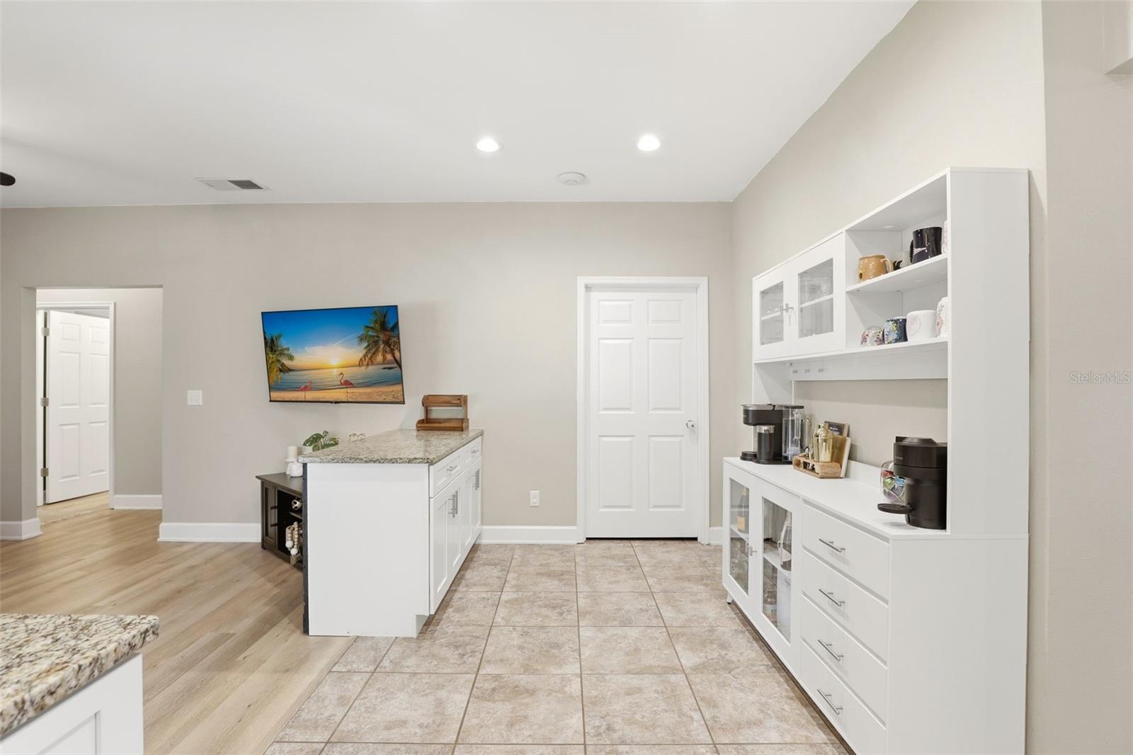 MOUNT PLYMOUTH - Residential