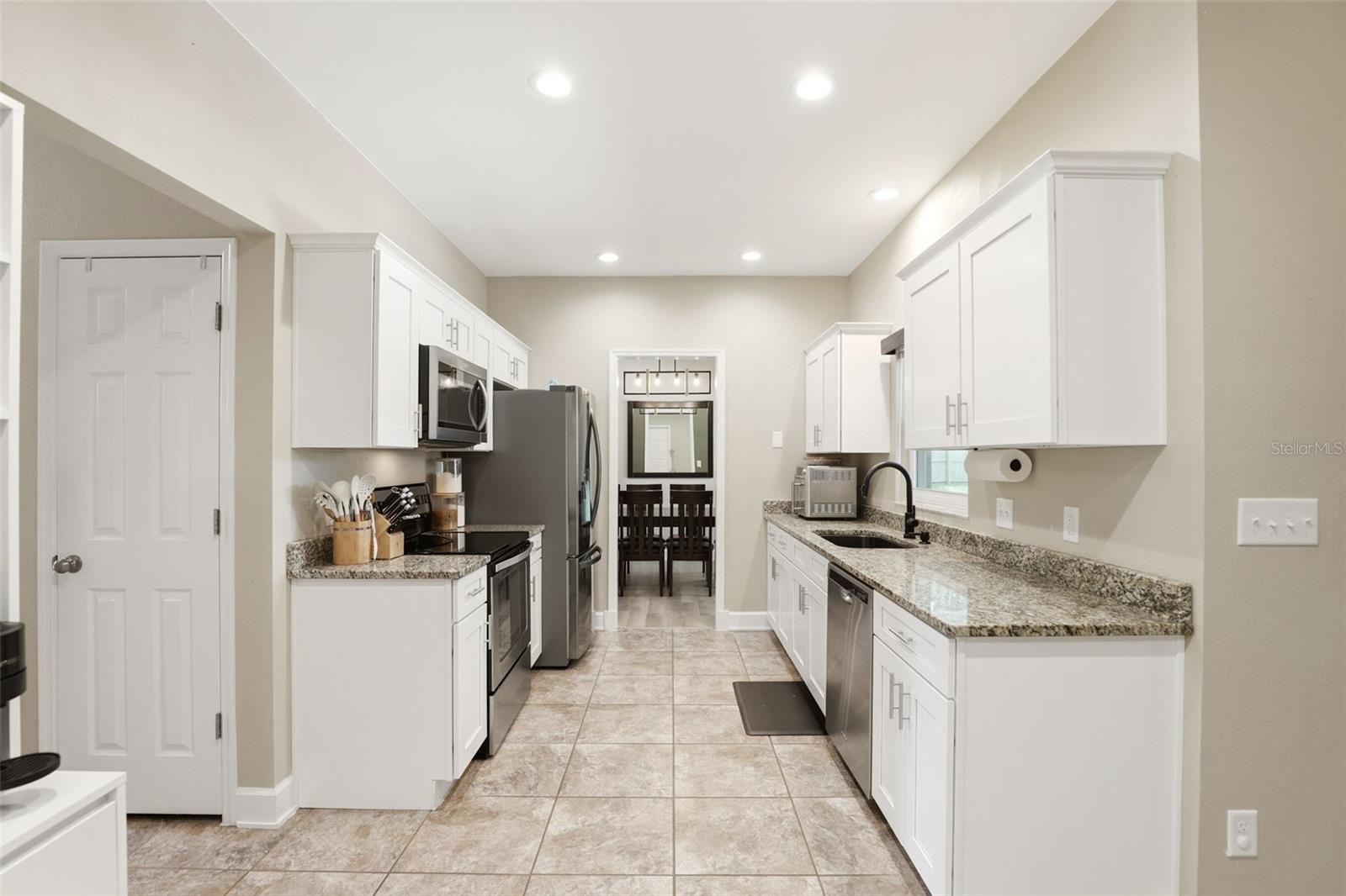 MOUNT PLYMOUTH - Residential