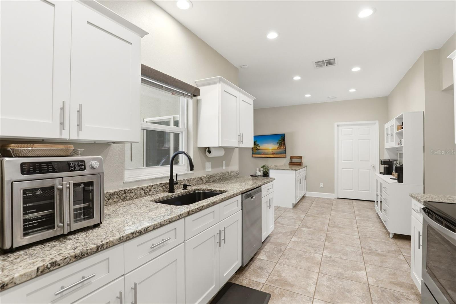 MOUNT PLYMOUTH - Residential