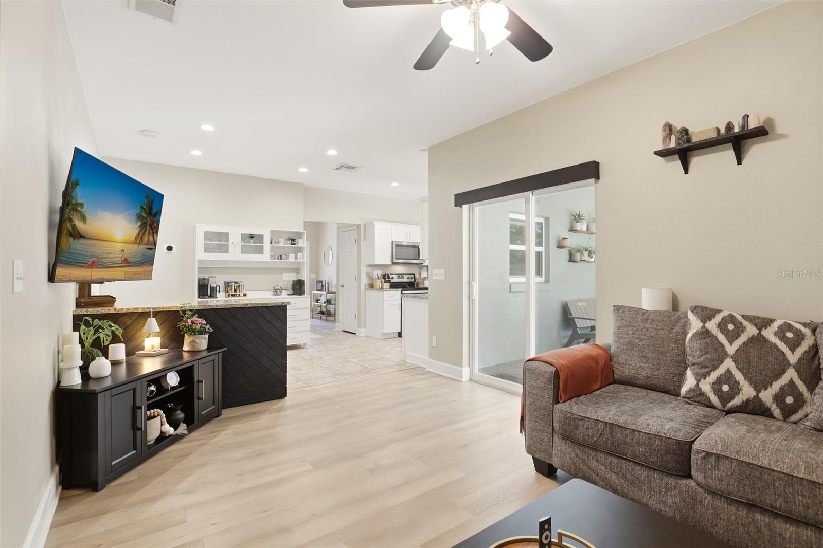 MOUNT PLYMOUTH - Residential