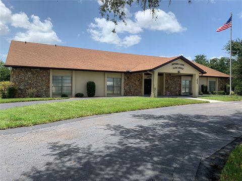 A home in LAKE WALES