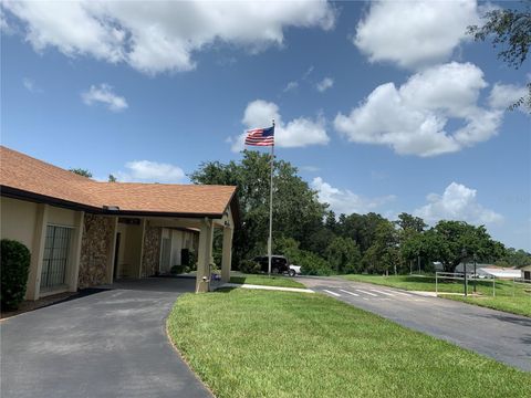 A home in LAKE WALES