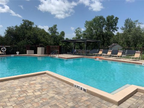 A home in LAKE WALES