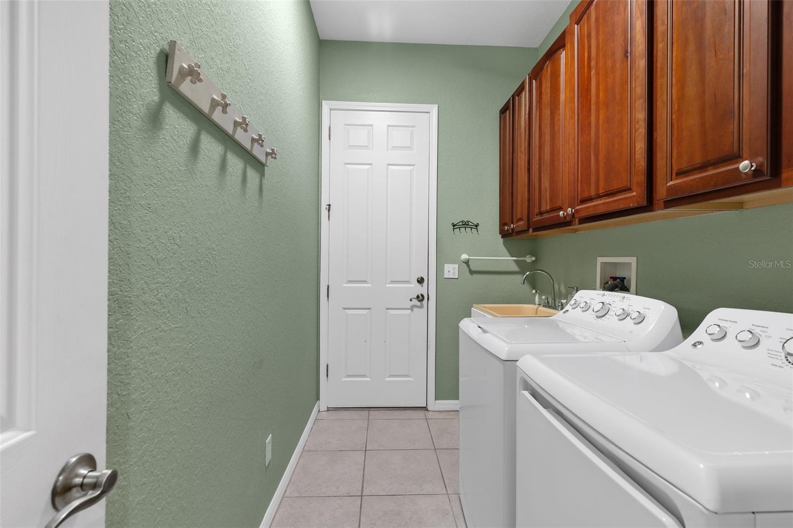 KINGS POINT - Residential