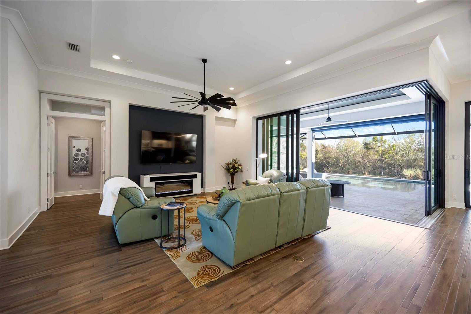 LEGACY ESTS/PALMER RANCH PH 2 - Residential