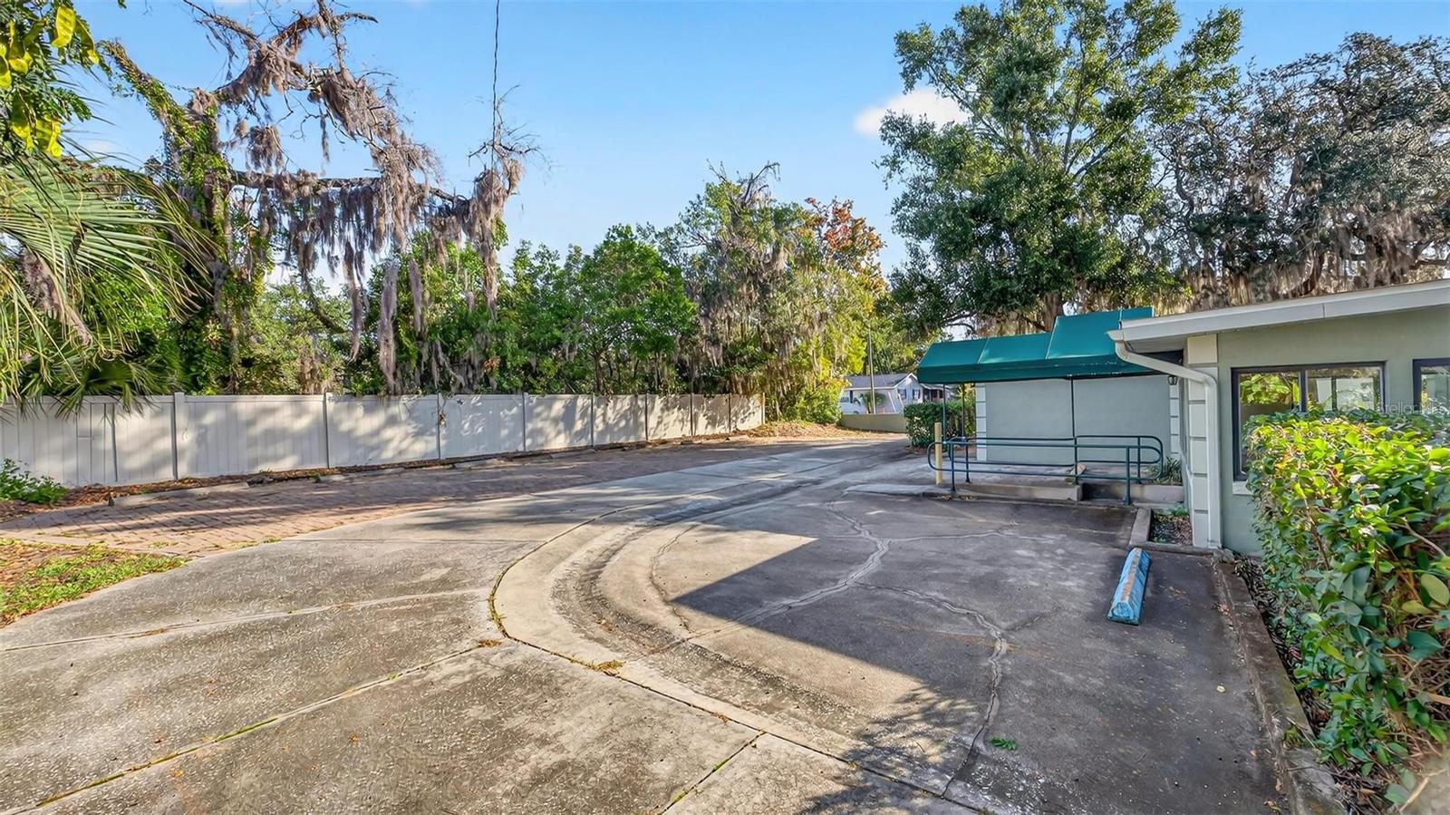 EUSTIS BISHOPS SUB - Commercial Sale