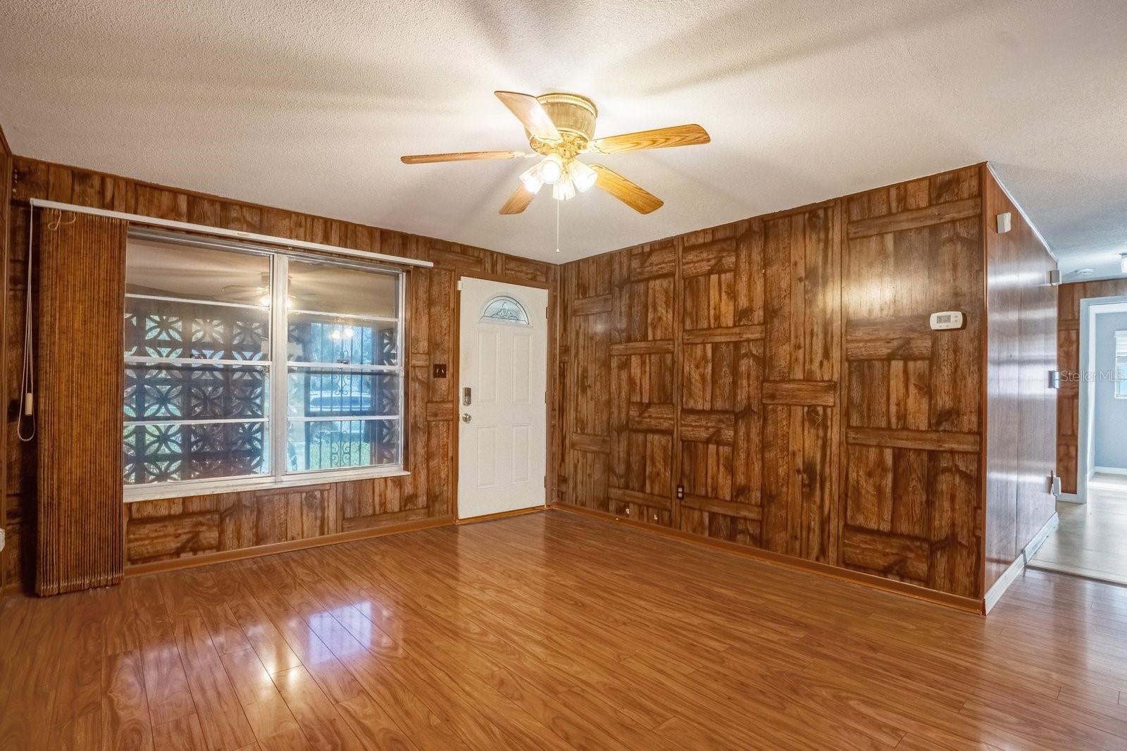 ACADEMY MANOR UNIT 01 - Residential