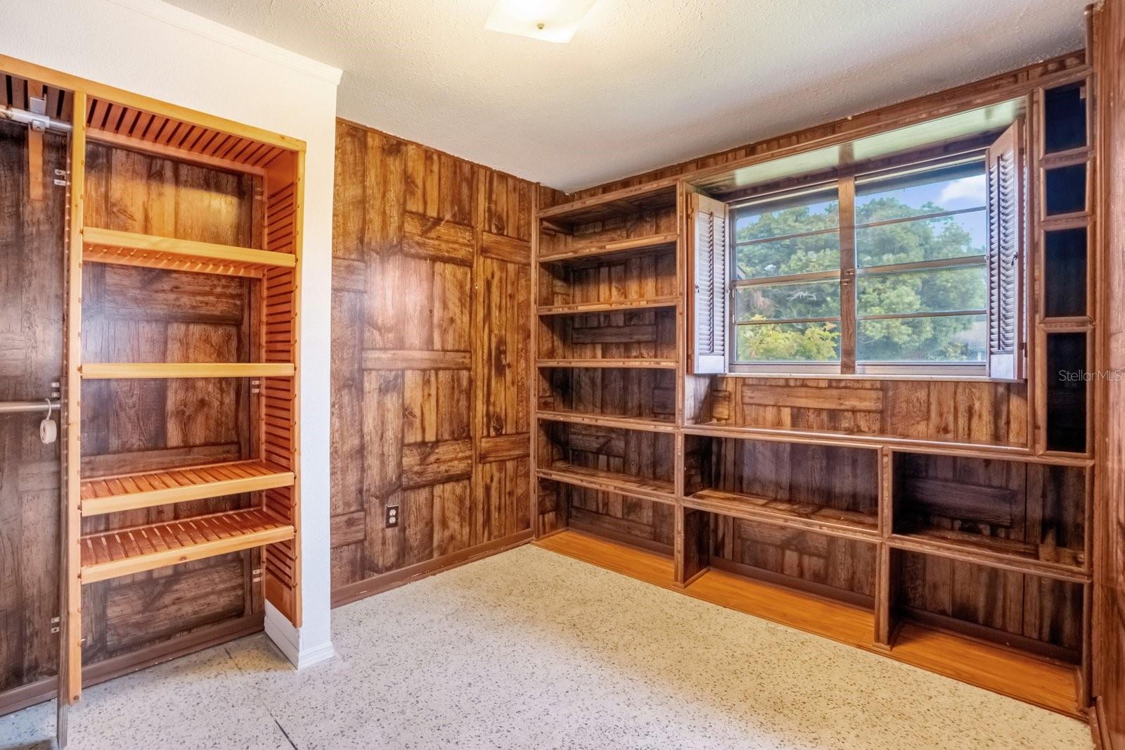 ACADEMY MANOR UNIT 01 - Residential