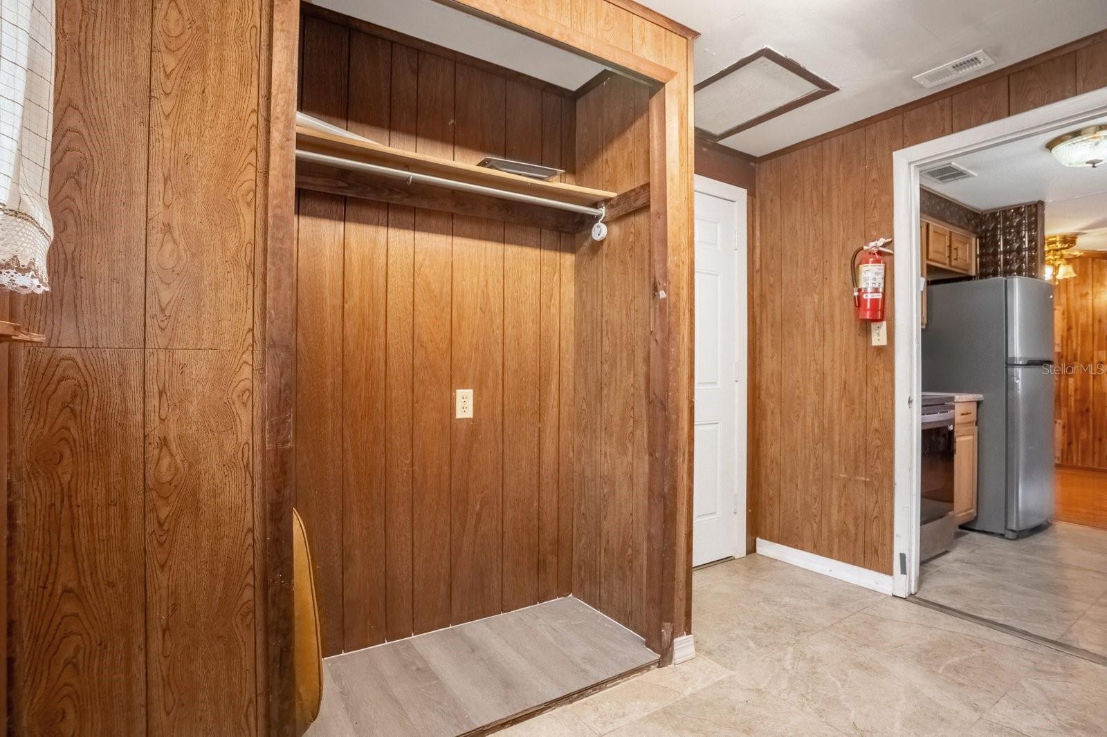 ACADEMY MANOR UNIT 01 - Residential