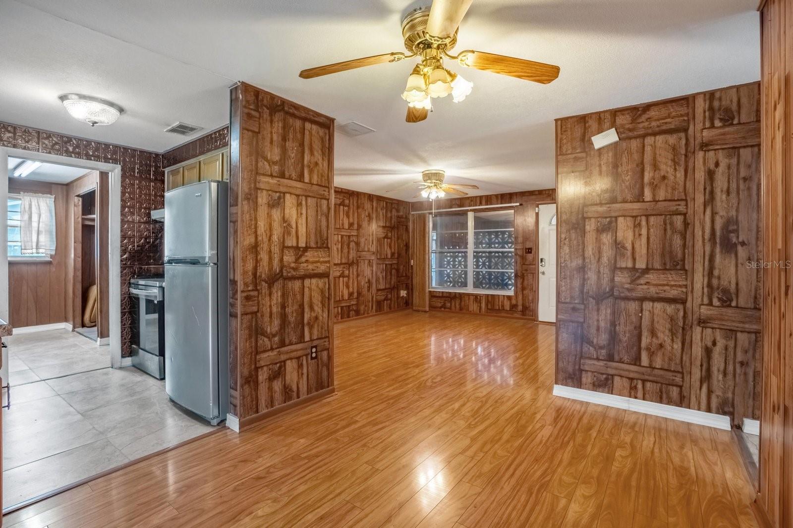 ACADEMY MANOR UNIT 01 - Residential