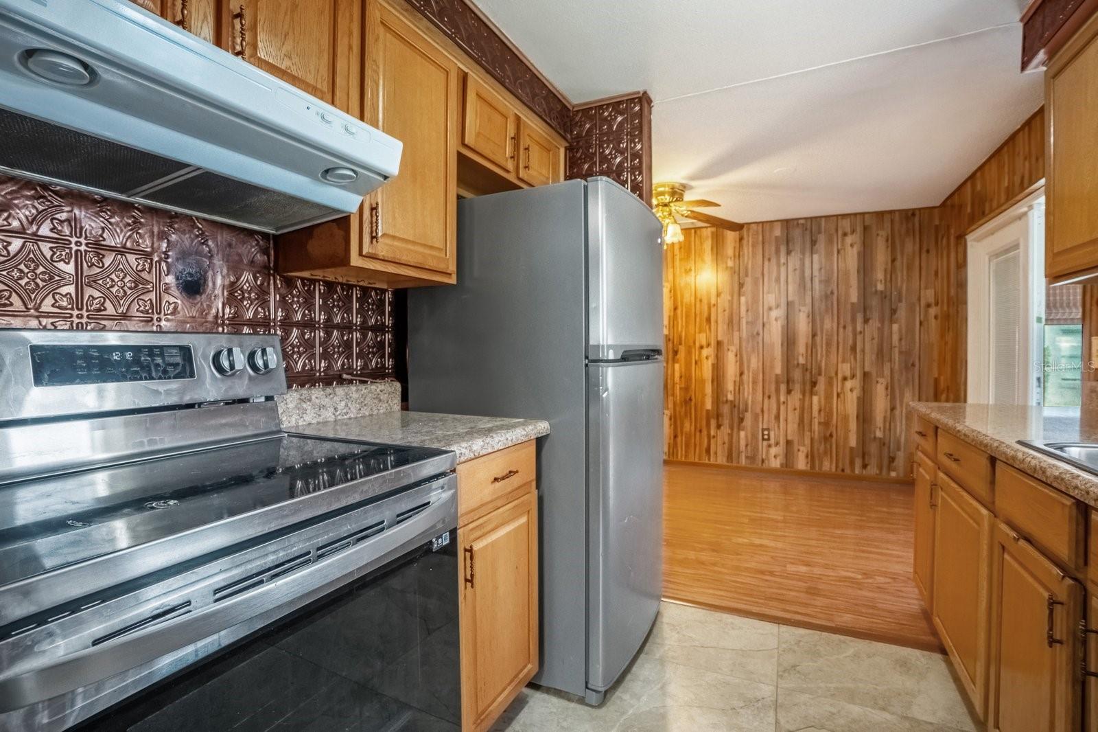 ACADEMY MANOR UNIT 01 - Residential