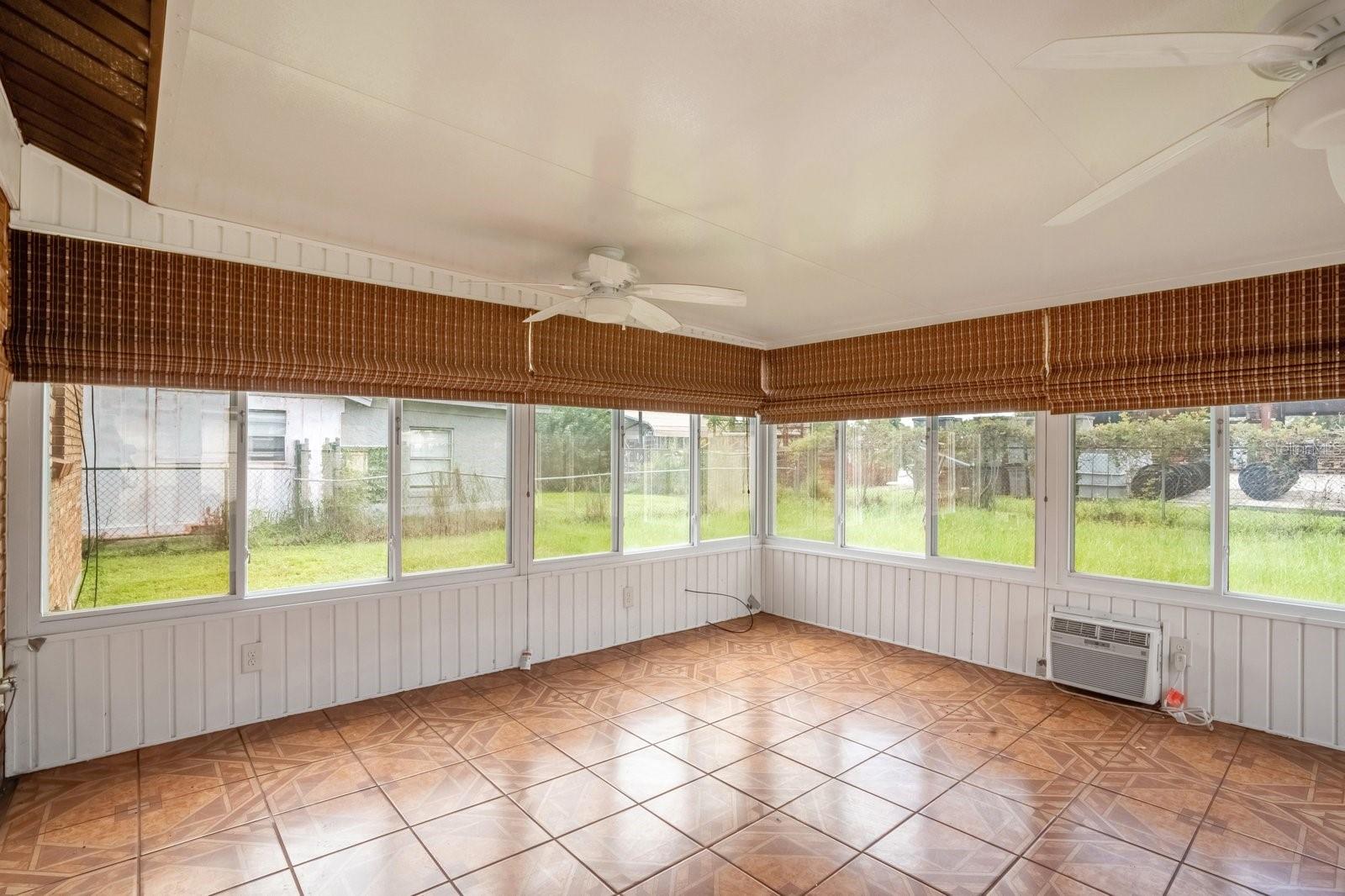 ACADEMY MANOR UNIT 01 - Residential