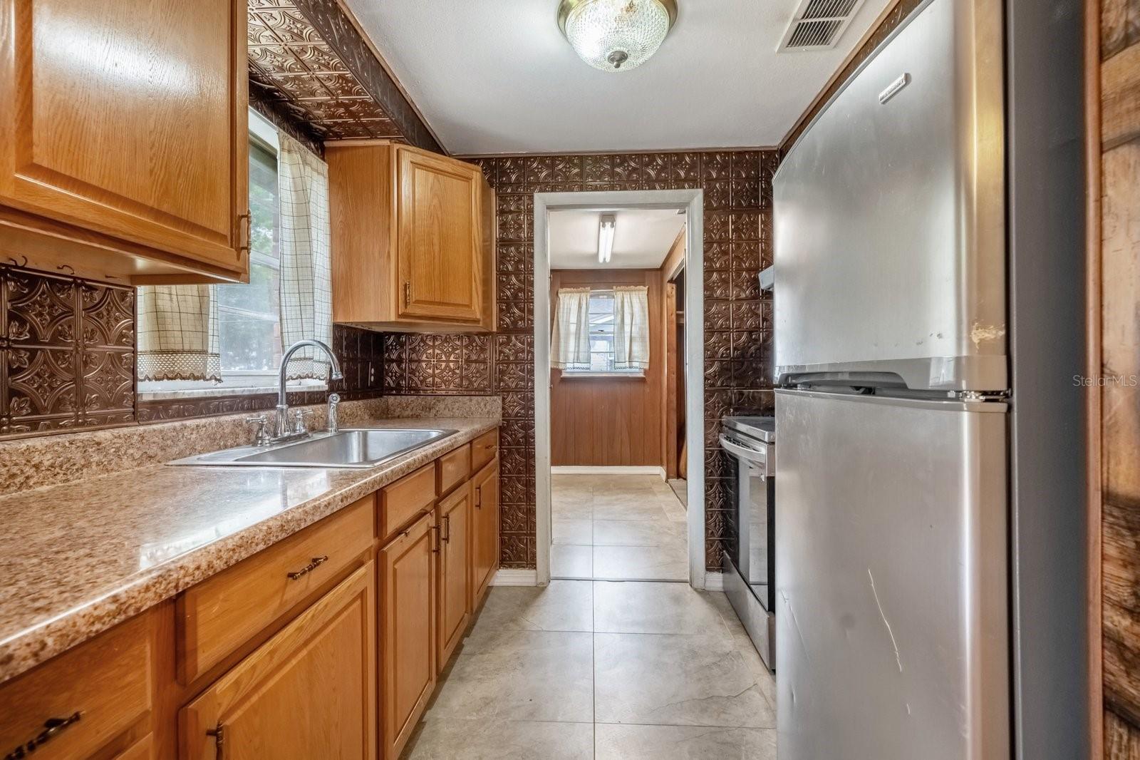 ACADEMY MANOR UNIT 01 - Residential