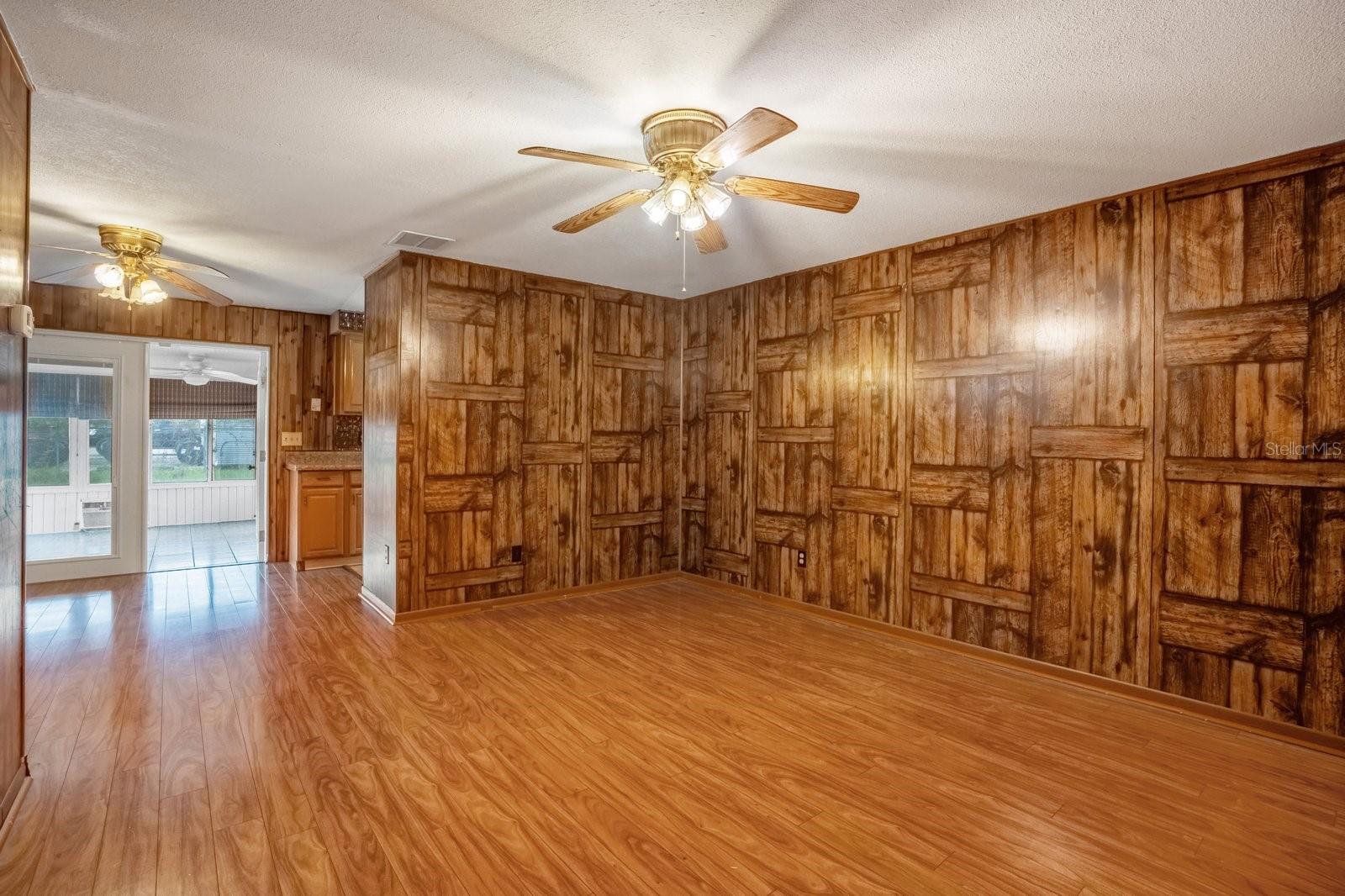 ACADEMY MANOR UNIT 01 - Residential