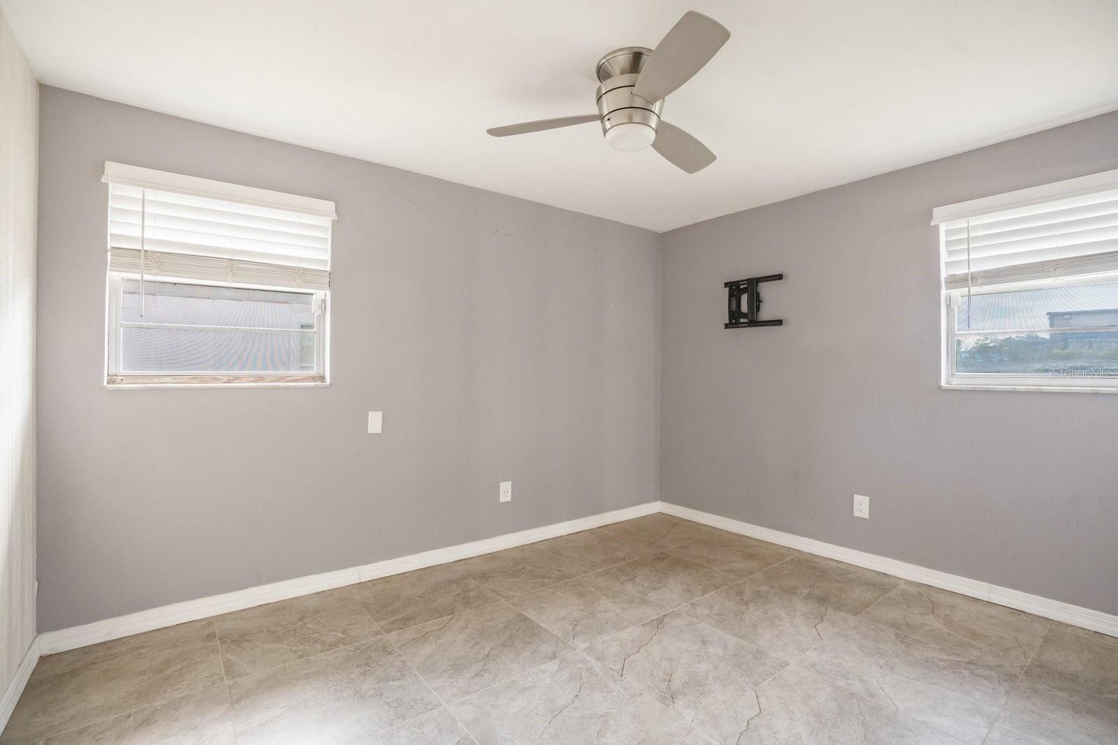 ACADEMY MANOR UNIT 01 - Residential