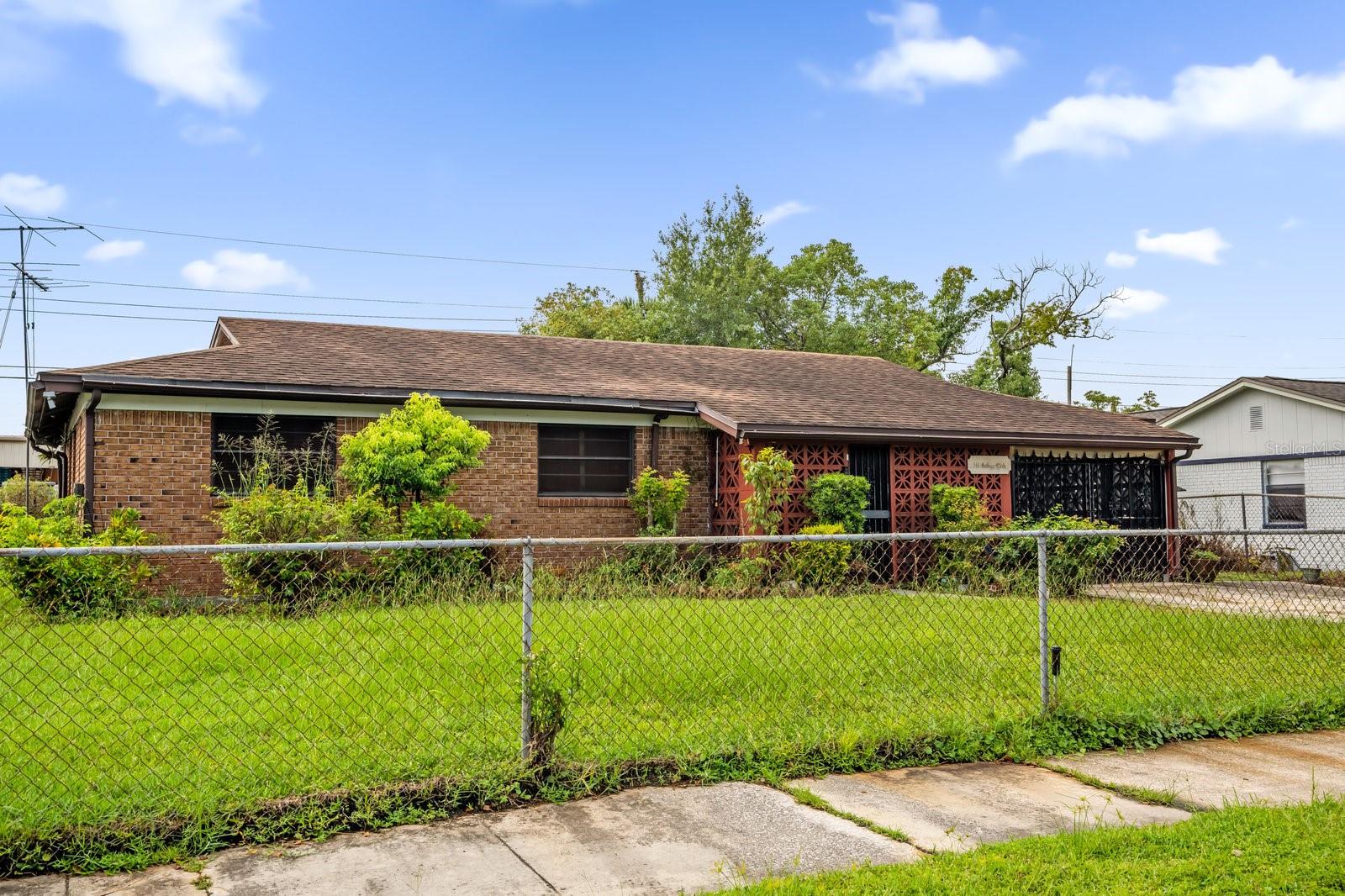 ACADEMY MANOR UNIT 01 - Residential