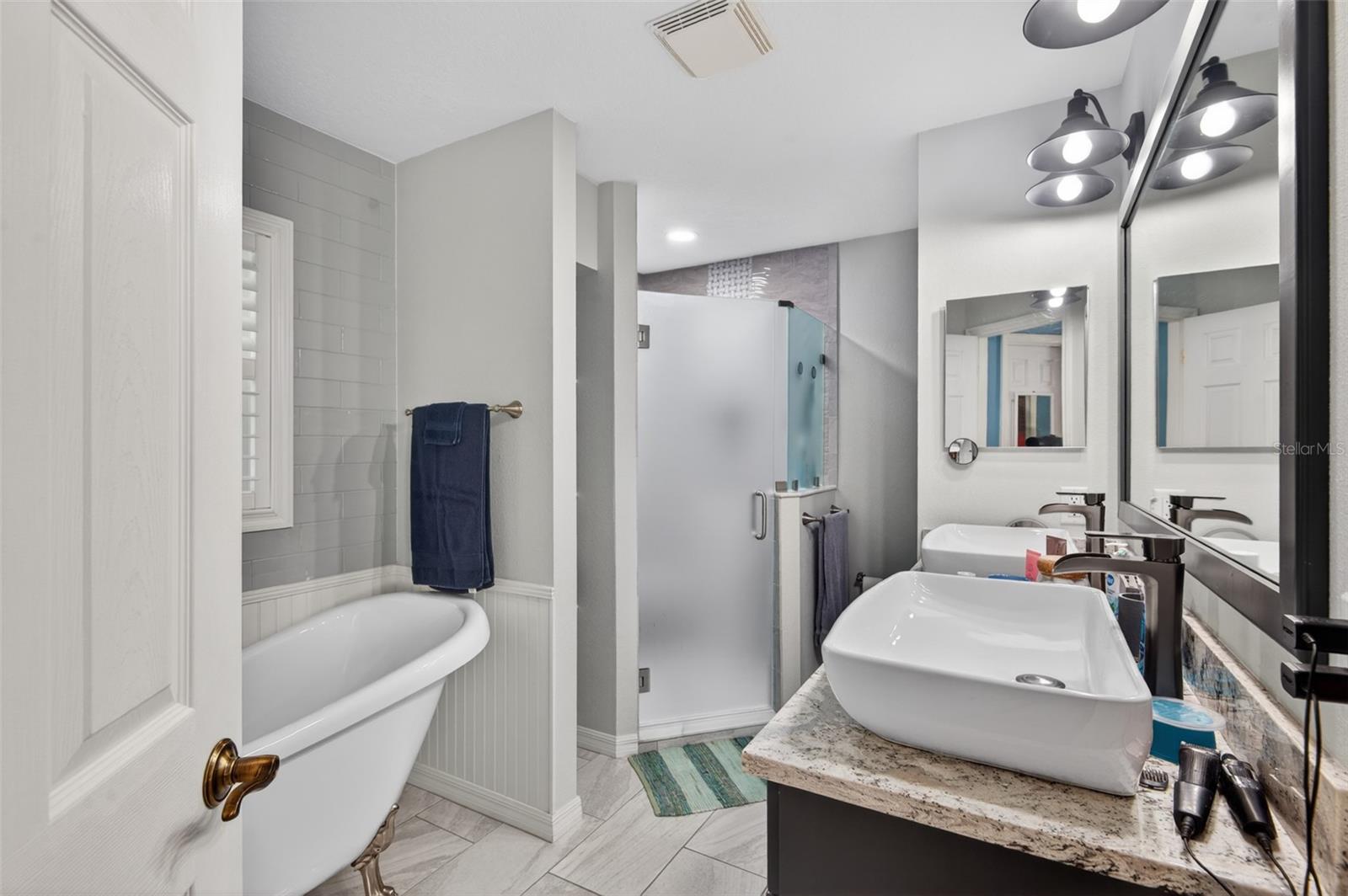 ROYAL HIGLANDS - Residential