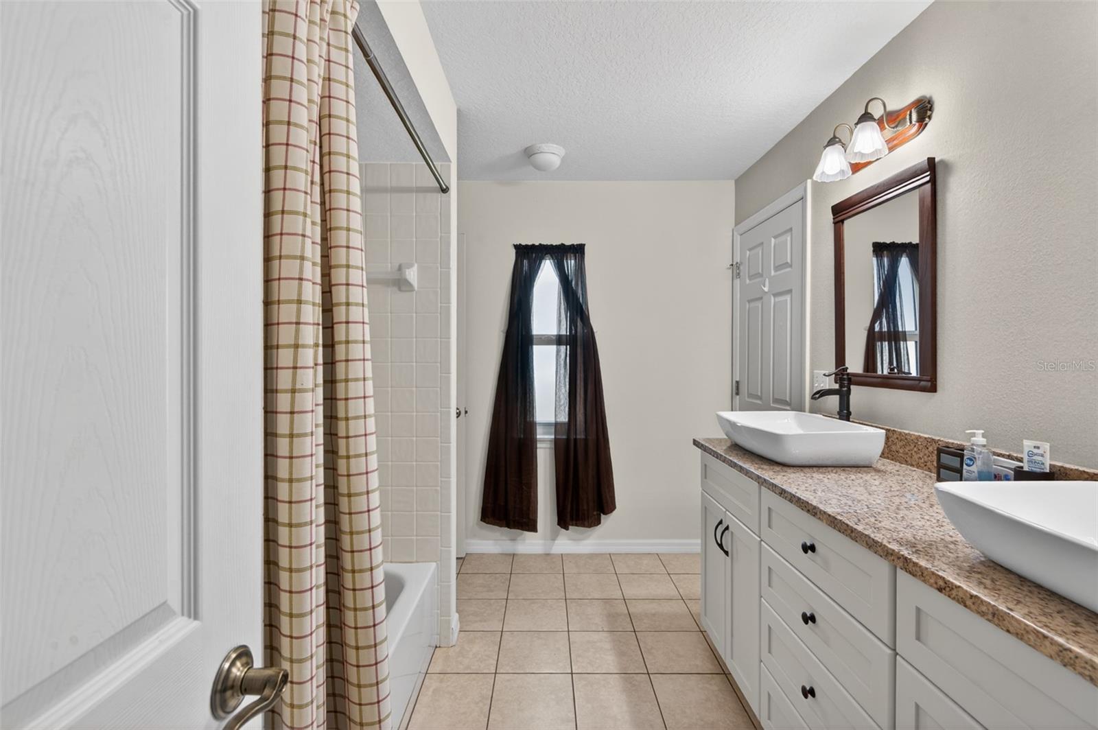 ROYAL HIGLANDS - Residential