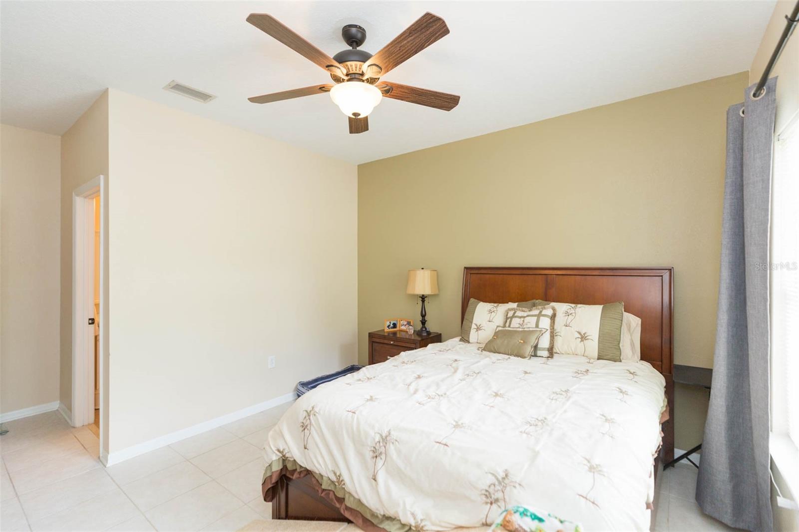 ISLAND WALK A CONDO - Residential Lease