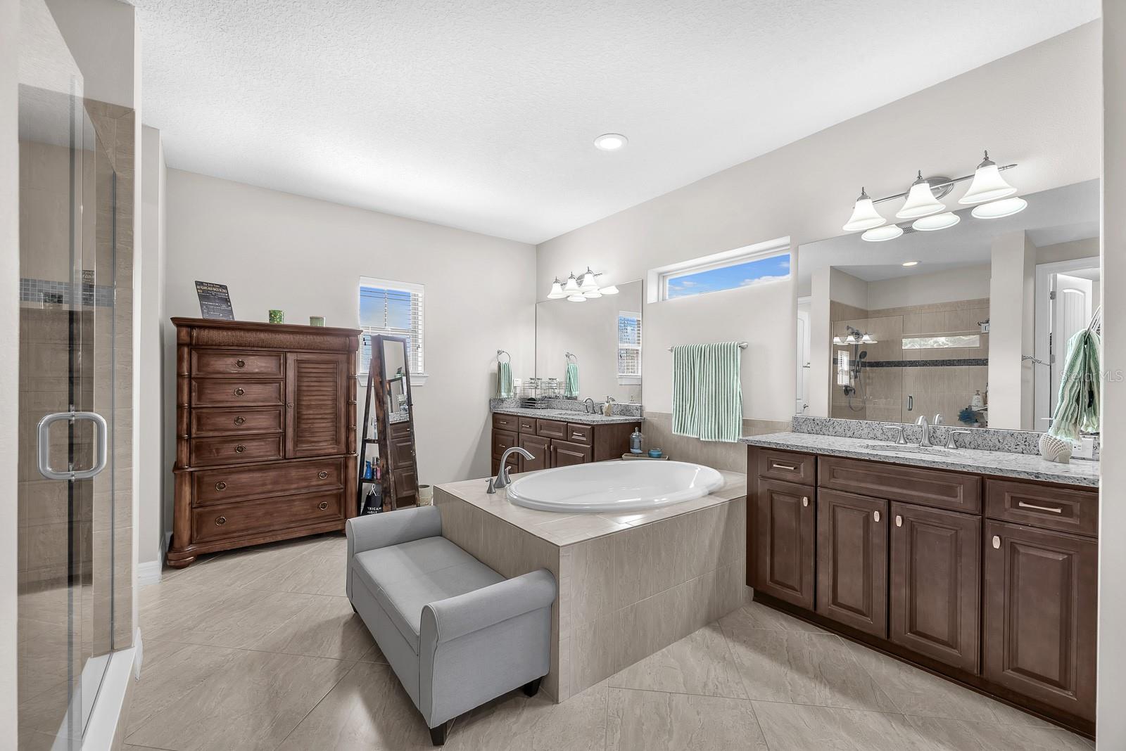 STARLING OAKS - Residential