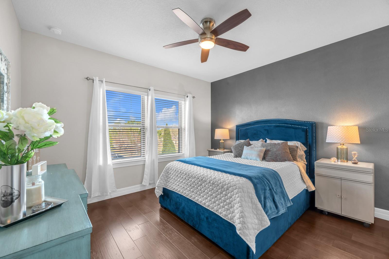 STARLING OAKS - Residential