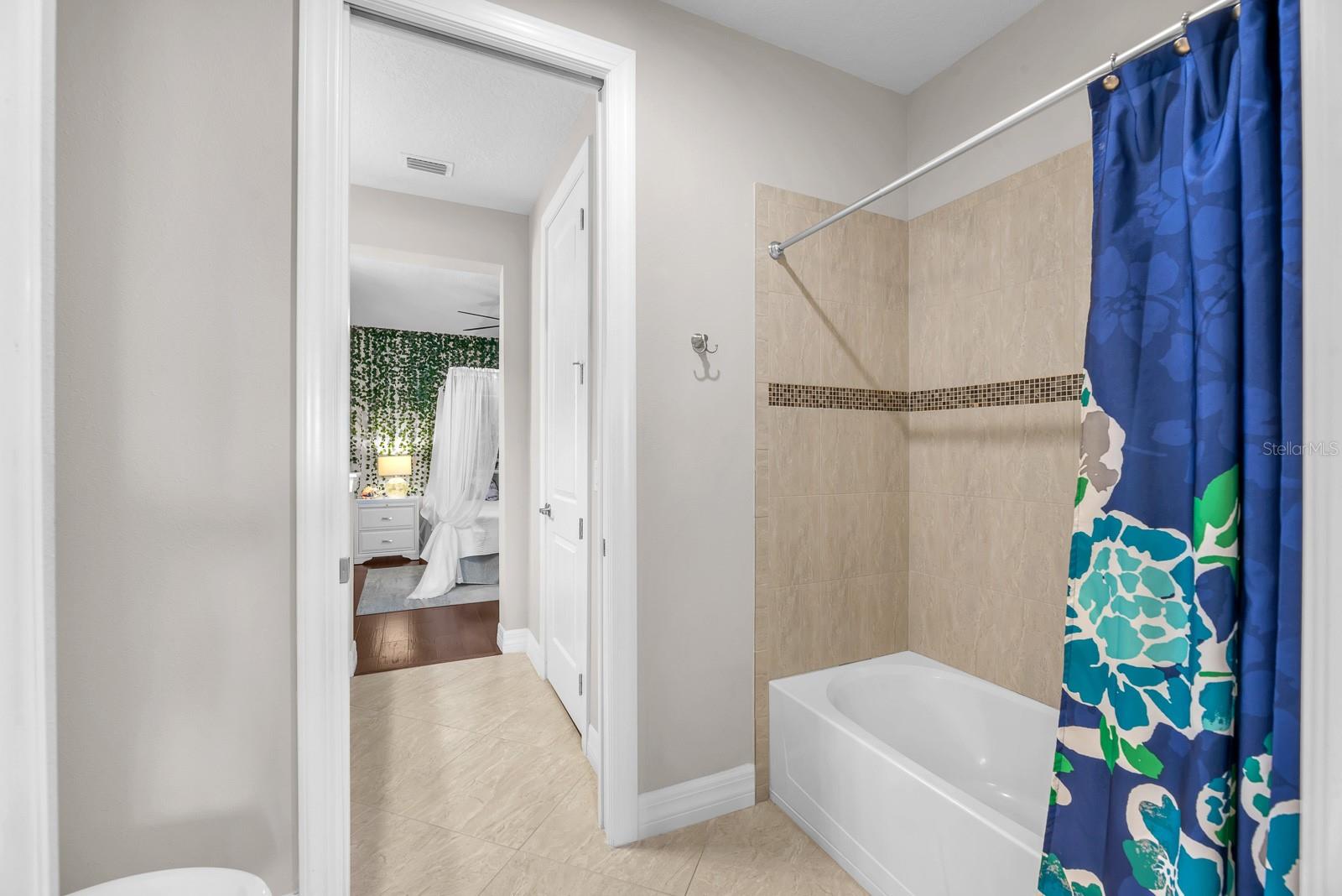 STARLING OAKS - Residential