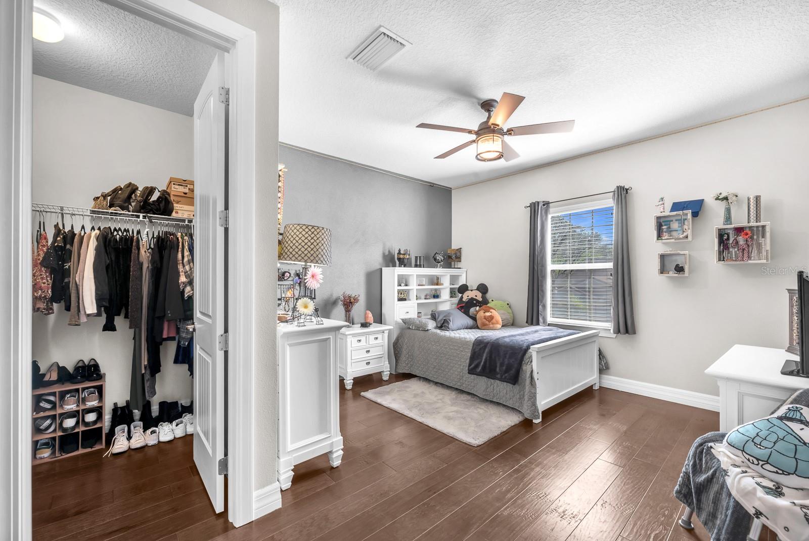 STARLING OAKS - Residential