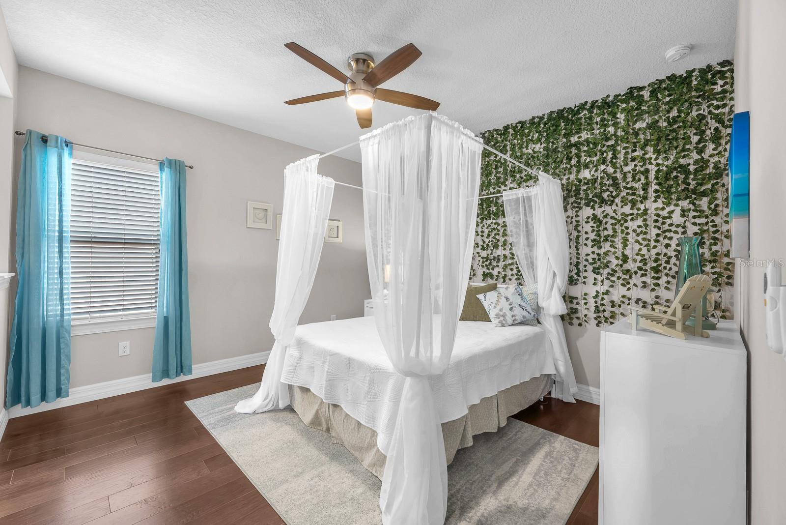 STARLING OAKS - Residential