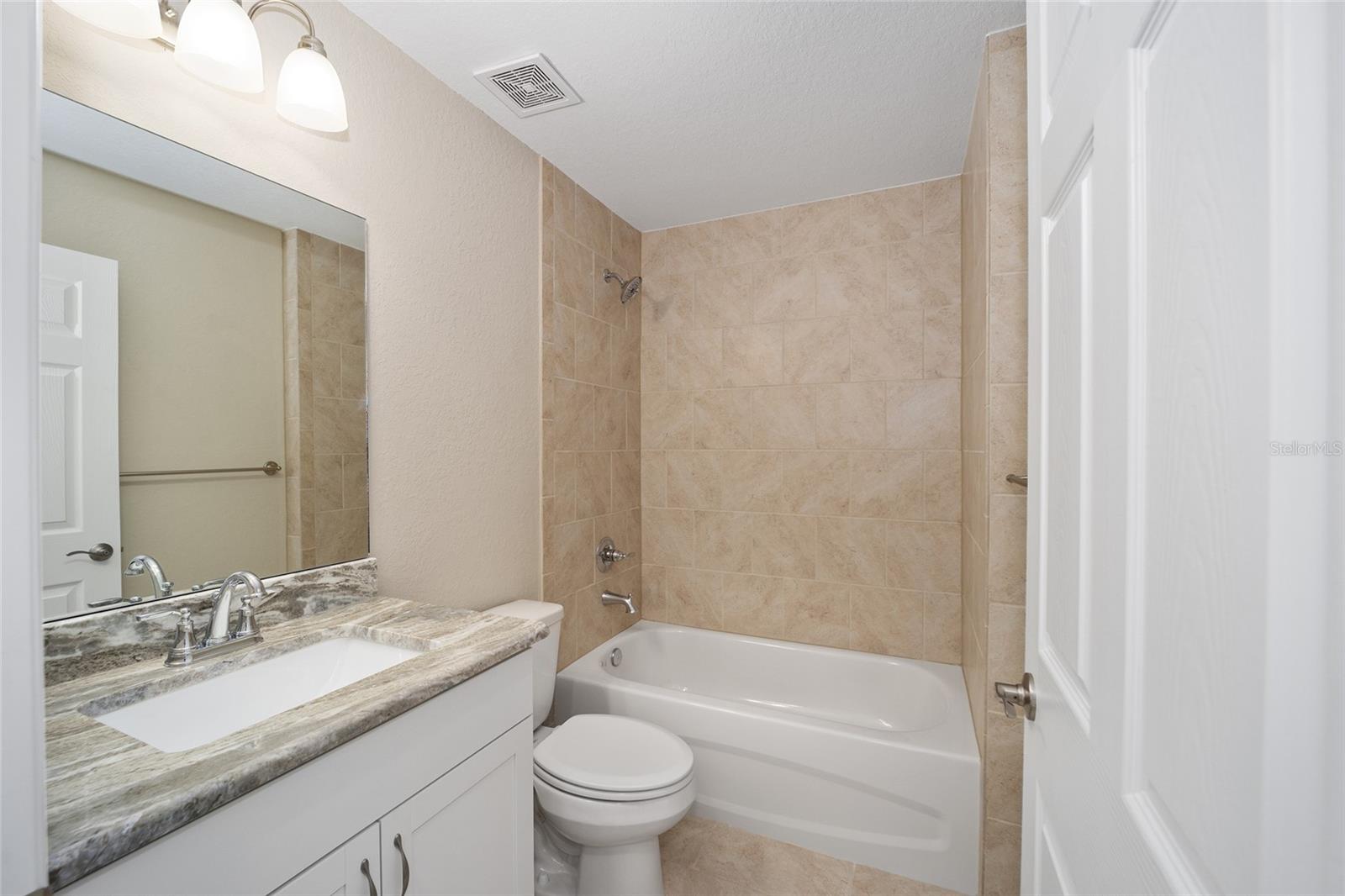 ROLLING HILLS 01 - Residential