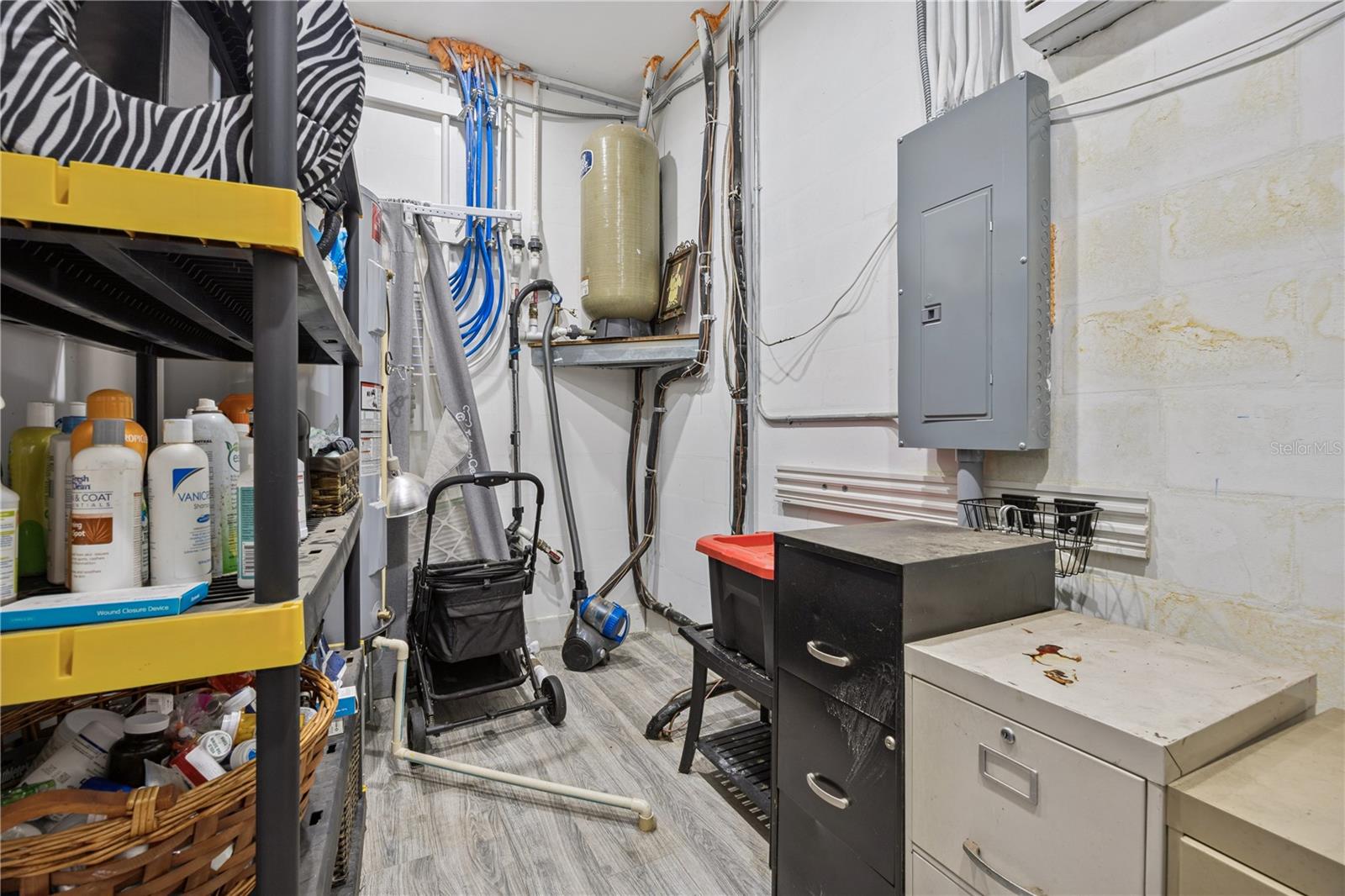 GROVELAND FARMS 21-23-24 - Residential