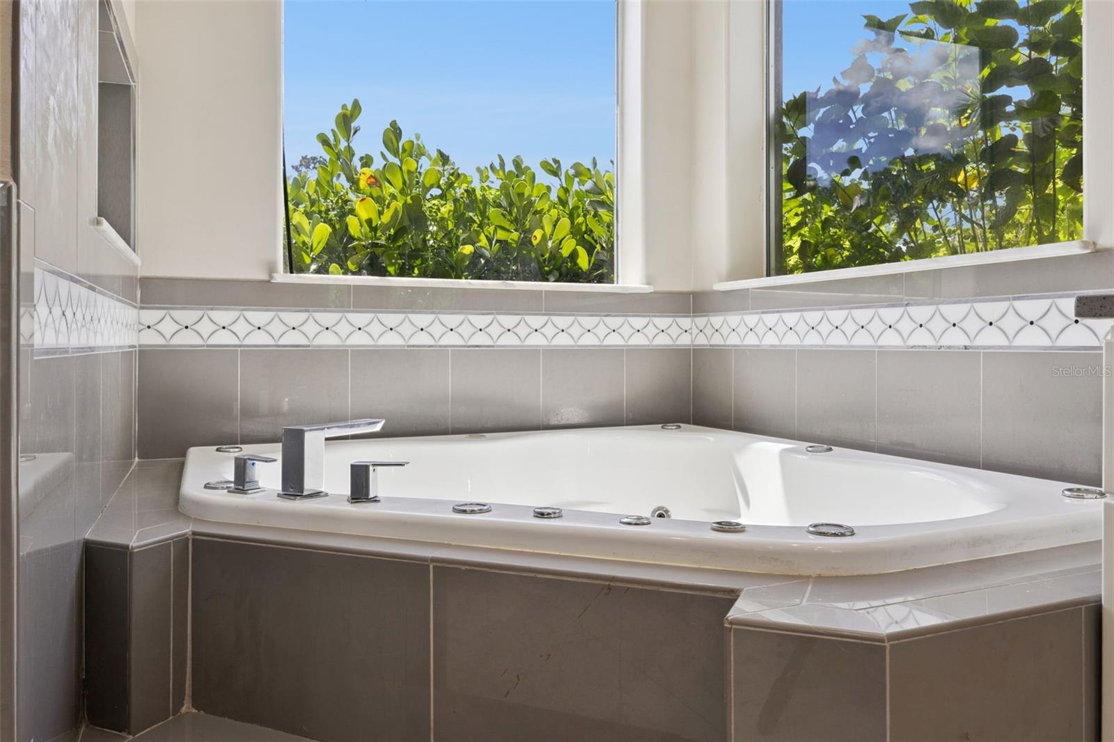 GROVELAND FARMS 21-23-24 - Residential