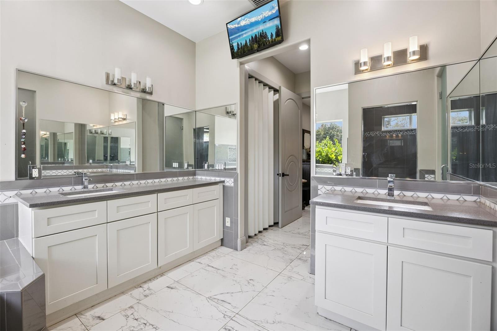 GROVELAND FARMS 21-23-24 - Residential