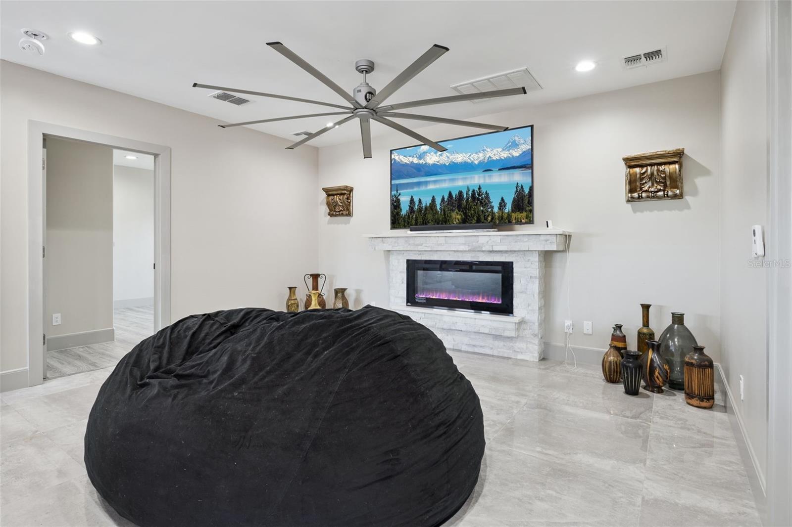 GROVELAND FARMS 21-23-24 - Residential